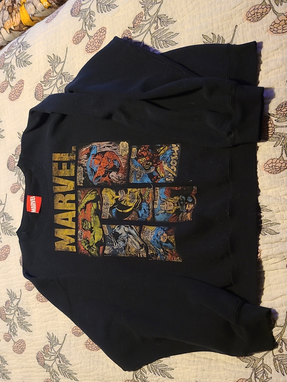 Vintage Marvel Black Crewneck Graphic Sweatshirt with Comic Art